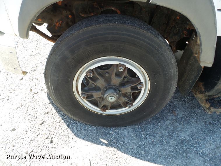 image for item DH3841 1992 Ford L9000  flatbed truck