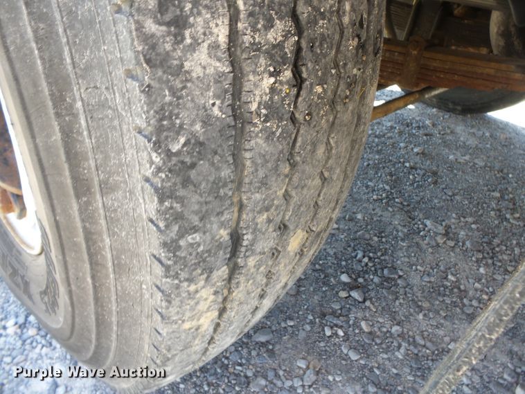 image for item DH3841 1992 Ford L9000  flatbed truck