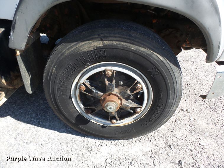 image for item DH3841 1992 Ford L9000  flatbed truck