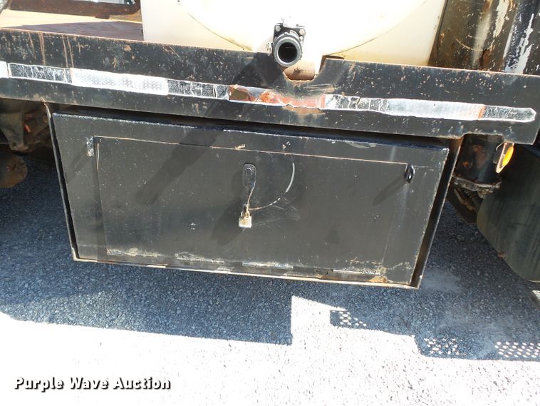 image for item DH3841 1992 Ford L9000  flatbed truck