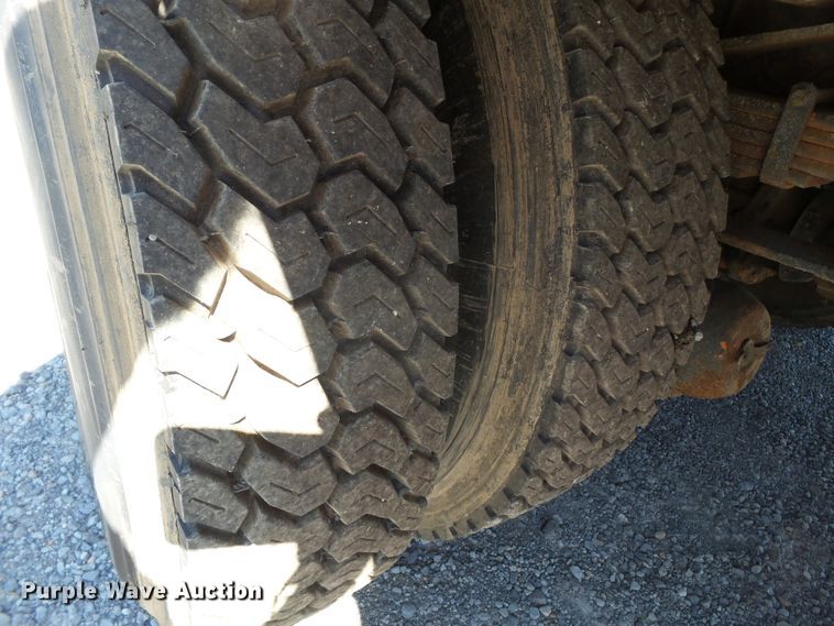 image for item DH3841 1992 Ford L9000  flatbed truck