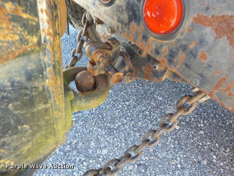 image for item DH3841 1992 Ford L9000  flatbed truck