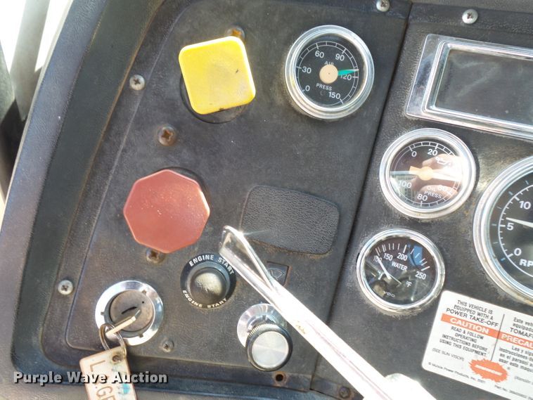 image for item DH3841 1992 Ford L9000  flatbed truck