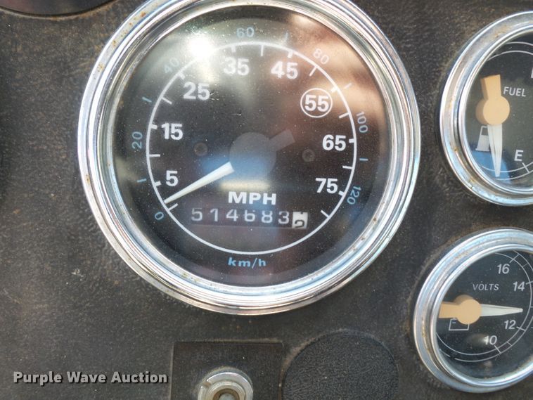 image for item DH3841 1992 Ford L9000  flatbed truck