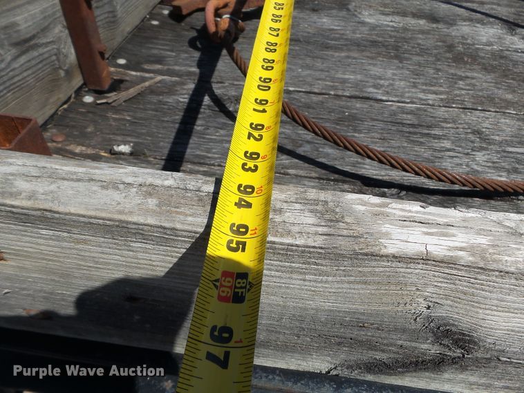 image for item DH3843 1999 International 4900  crane truck