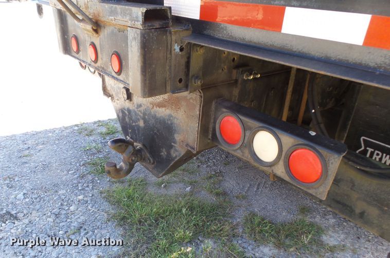 image for item DH3843 1999 International 4900  crane truck