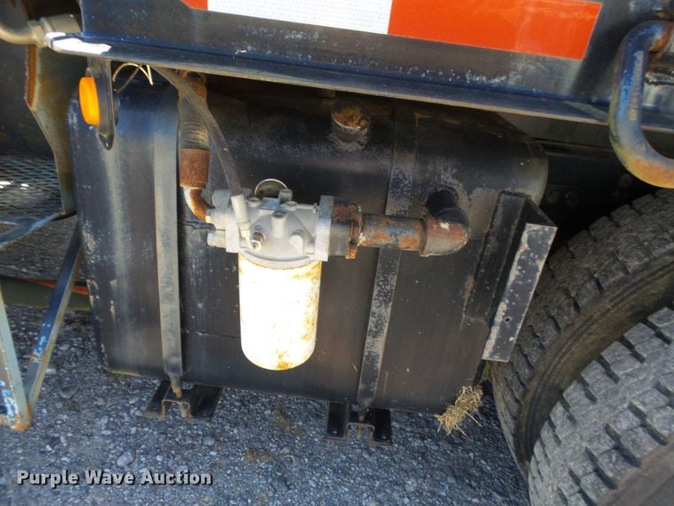 image for item DH3843 1999 International 4900  crane truck