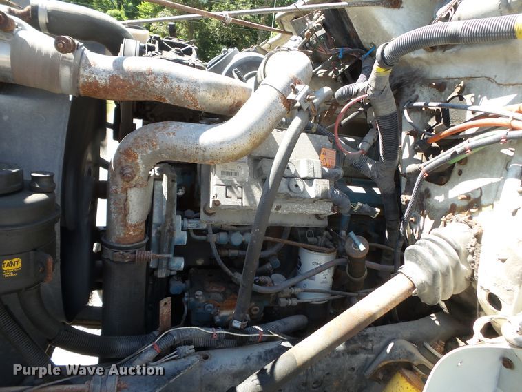 image for item DH3843 1999 International 4900  crane truck