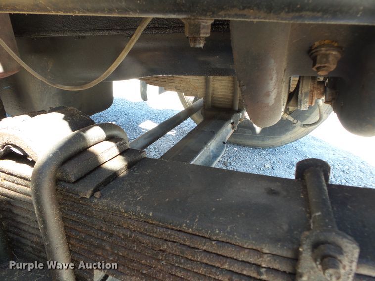 image for item DH3843 1999 International 4900  crane truck