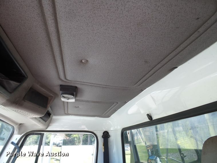 image for item DH3843 1999 International 4900  crane truck