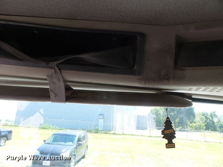 image for item DH3843 1999 International 4900  crane truck