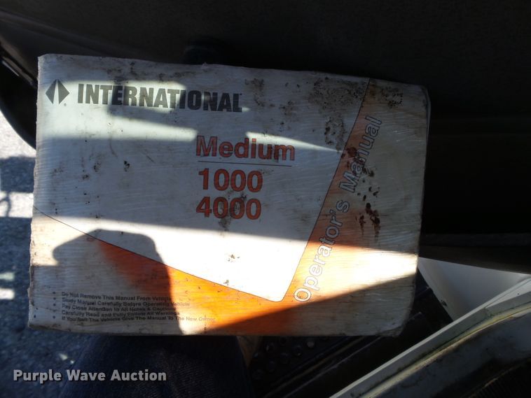 image for item DH3843 1999 International 4900  crane truck