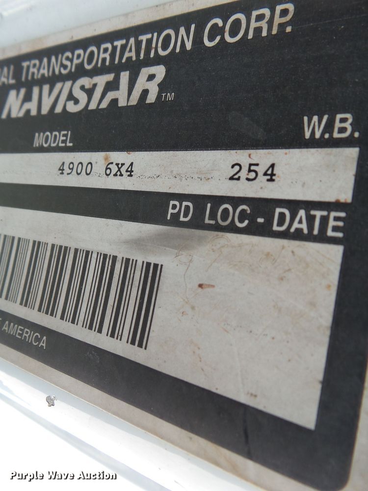 image for item DH3843 1999 International 4900  crane truck