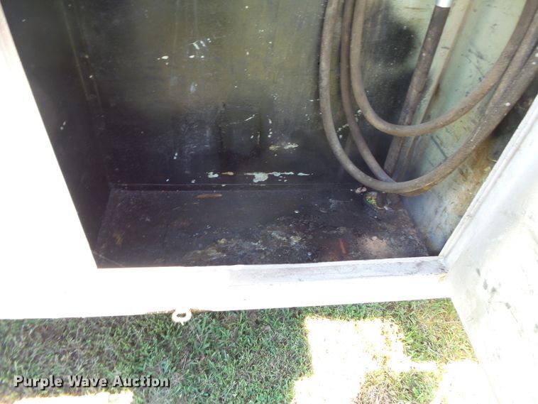 image for item DH3845 1988 International S2300  utility truck