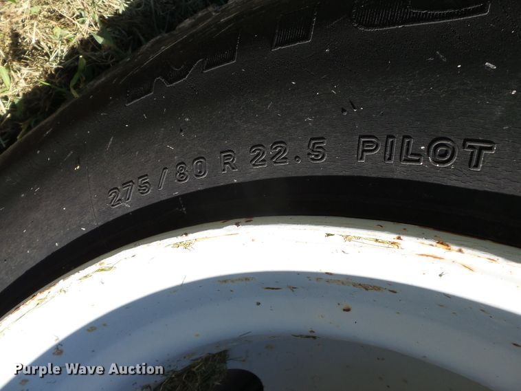 image for item DH3845 1988 International S2300  utility truck