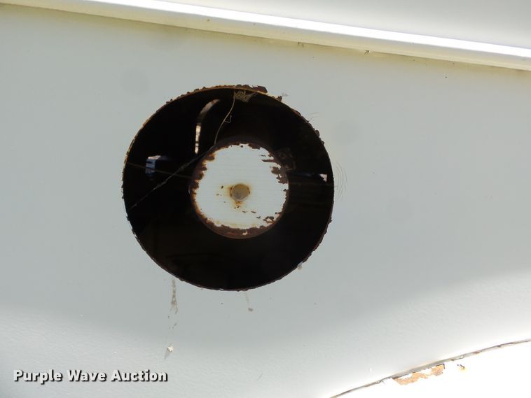 image for item DH3845 1988 International S2300  utility truck