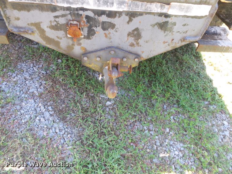 image for item DH3845 1988 International S2300  utility truck