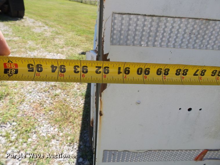 image for item DH3845 1988 International S2300  utility truck