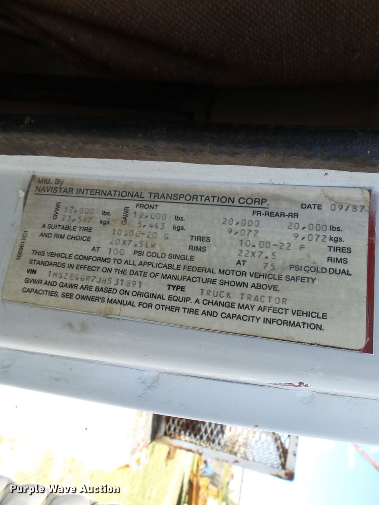 image for item DH3845 1988 International S2300  utility truck