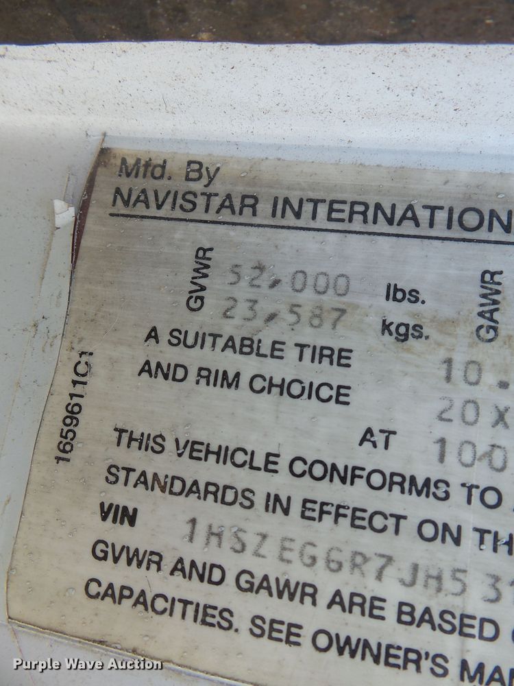 image for item DH3845 1988 International S2300  utility truck