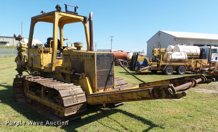 image for item DH3846 1989 John Deere 650G  cable plow