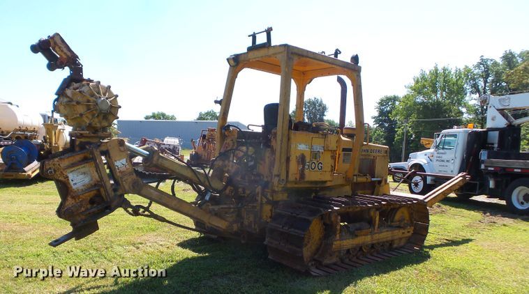 image for item DH3846 1989 John Deere 650G  cable plow