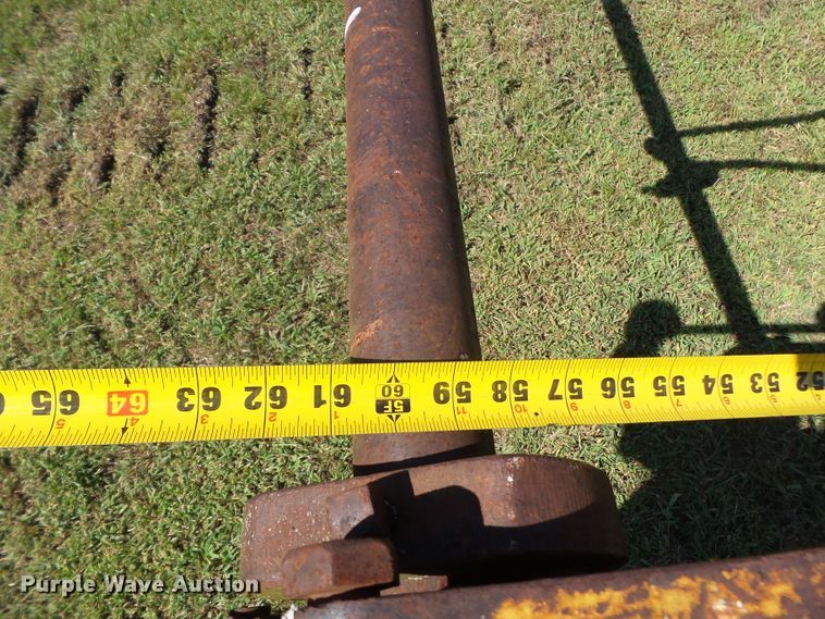 image for item DH3846 1989 John Deere 650G  cable plow