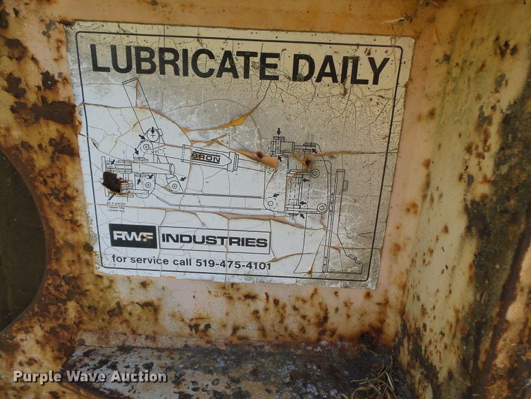 image for item DH3846 1989 John Deere 650G  cable plow