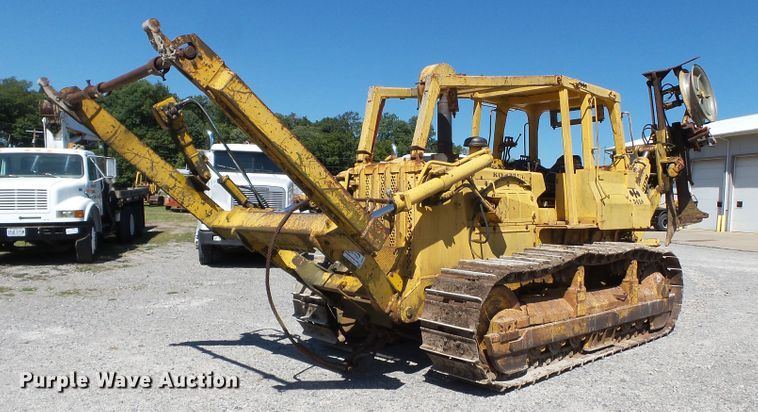 image for item DH3851 1984 Komatsu D65P-8  cable plow