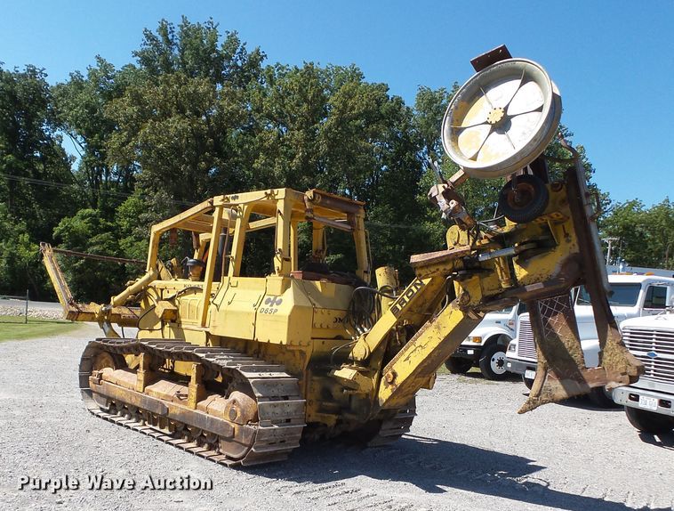 image for item DH3851 1984 Komatsu D65P-8  cable plow