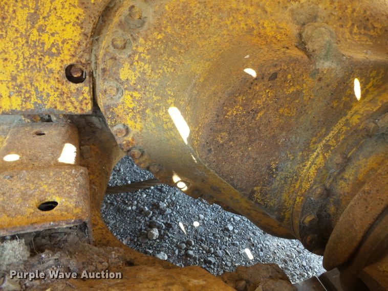 image for item DH3851 1984 Komatsu D65P-8  cable plow