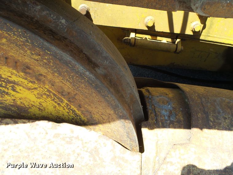 image for item DH3851 1984 Komatsu D65P-8  cable plow