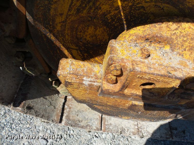 image for item DH3851 1984 Komatsu D65P-8  cable plow