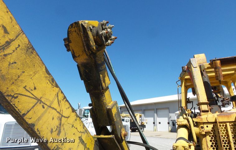 image for item DH3851 1984 Komatsu D65P-8  cable plow