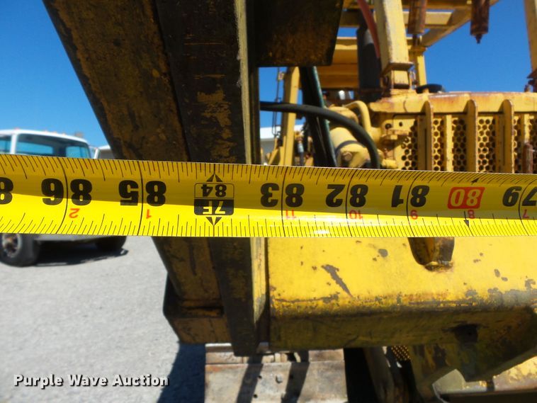 image for item DH3851 1984 Komatsu D65P-8  cable plow