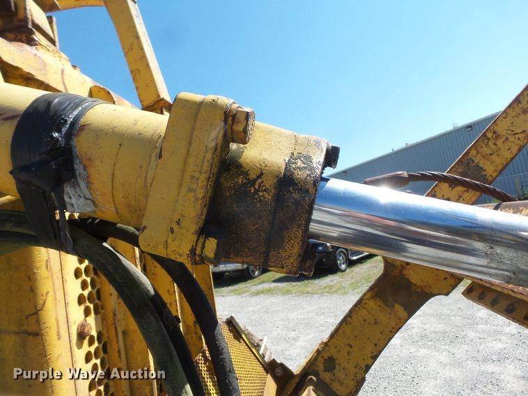 image for item DH3851 1984 Komatsu D65P-8  cable plow