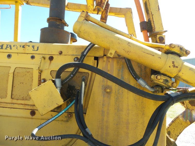 image for item DH3851 1984 Komatsu D65P-8  cable plow