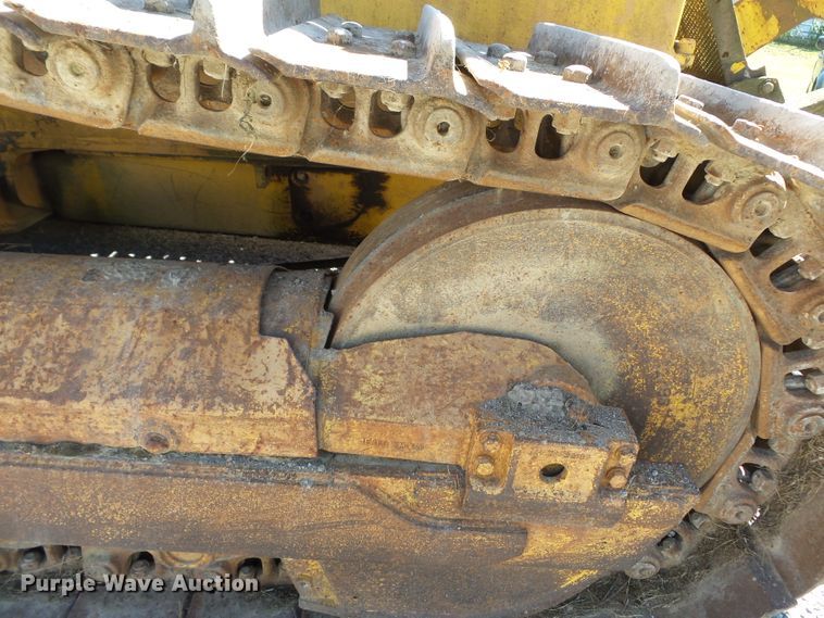 image for item DH3851 1984 Komatsu D65P-8  cable plow