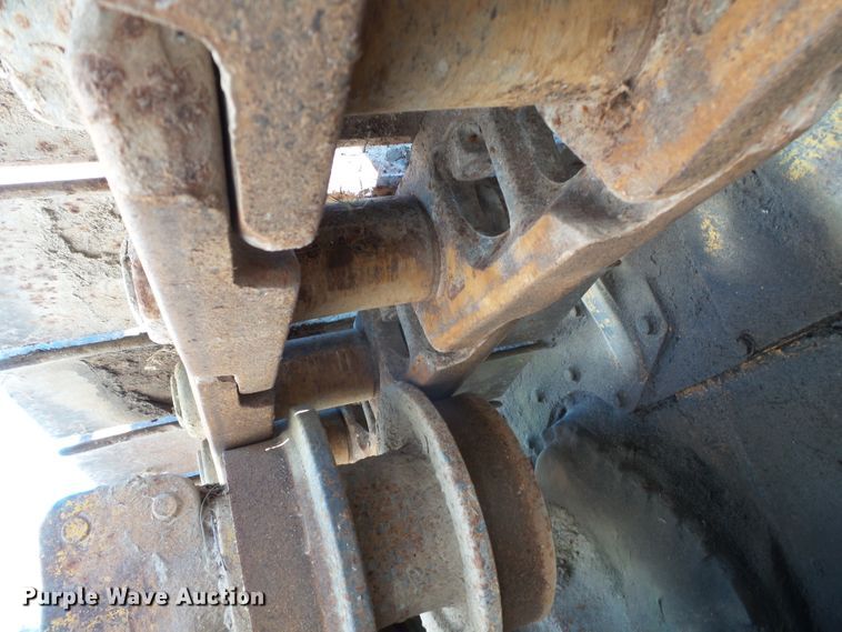 image for item DH3851 1984 Komatsu D65P-8  cable plow