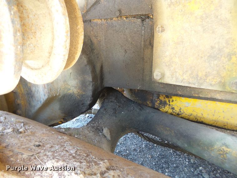 image for item DH3851 1984 Komatsu D65P-8  cable plow