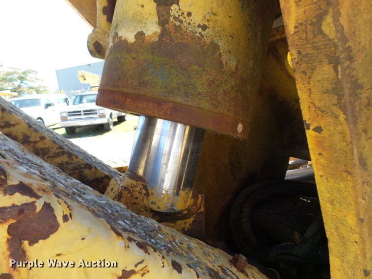 image for item DH3851 1984 Komatsu D65P-8  cable plow