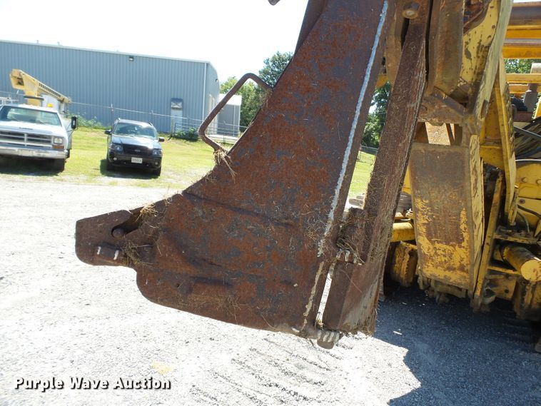 image for item DH3851 1984 Komatsu D65P-8  cable plow