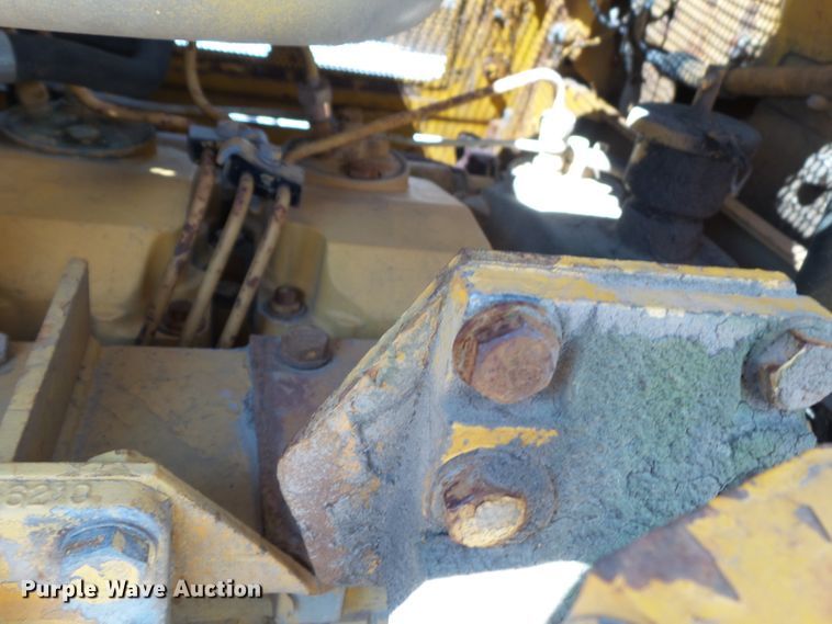 image for item DH3851 1984 Komatsu D65P-8  cable plow