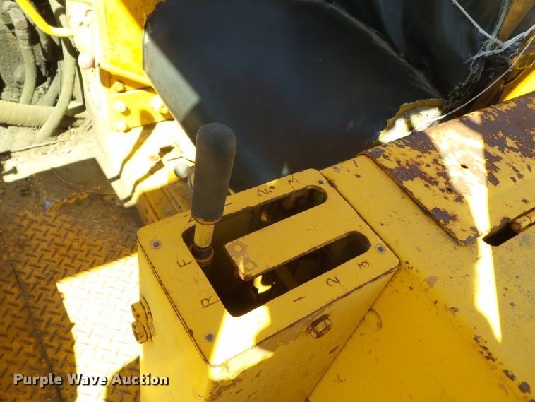 image for item DH3851 1984 Komatsu D65P-8  cable plow