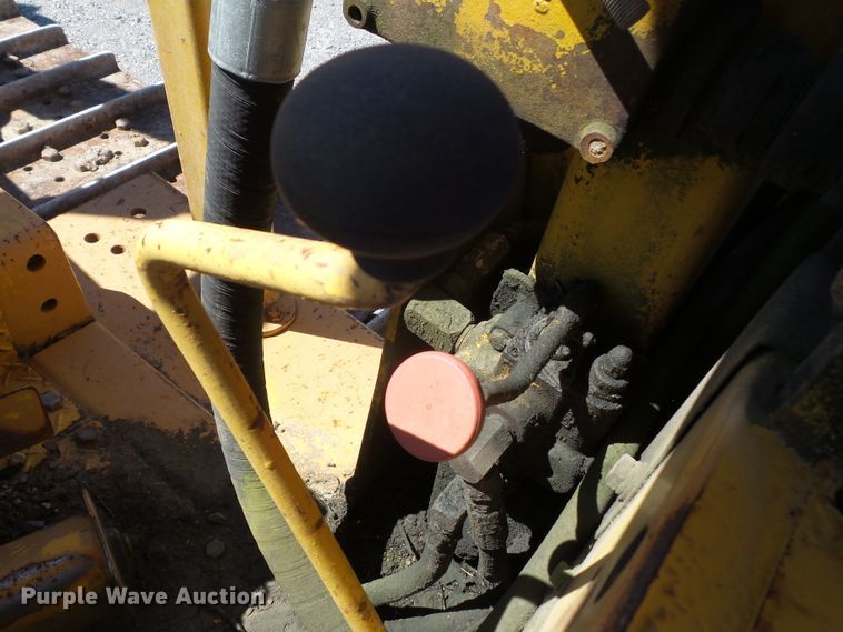 image for item DH3851 1984 Komatsu D65P-8  cable plow