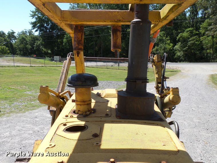 image for item DH3851 1984 Komatsu D65P-8  cable plow