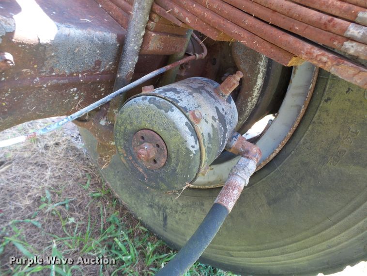 image for item DH3854 1986 Ford F800  truck cab and chassis