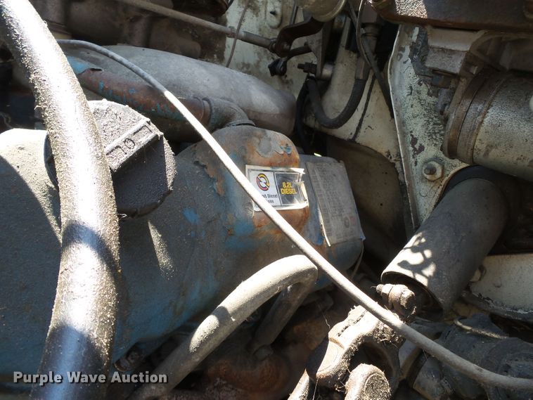 image for item DH3854 1986 Ford F800  truck cab and chassis