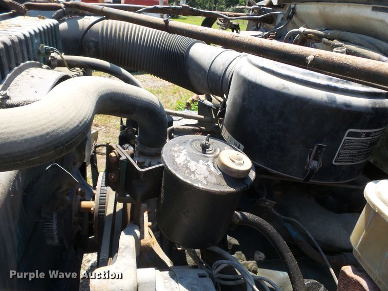 image for item DH3854 1986 Ford F800  truck cab and chassis