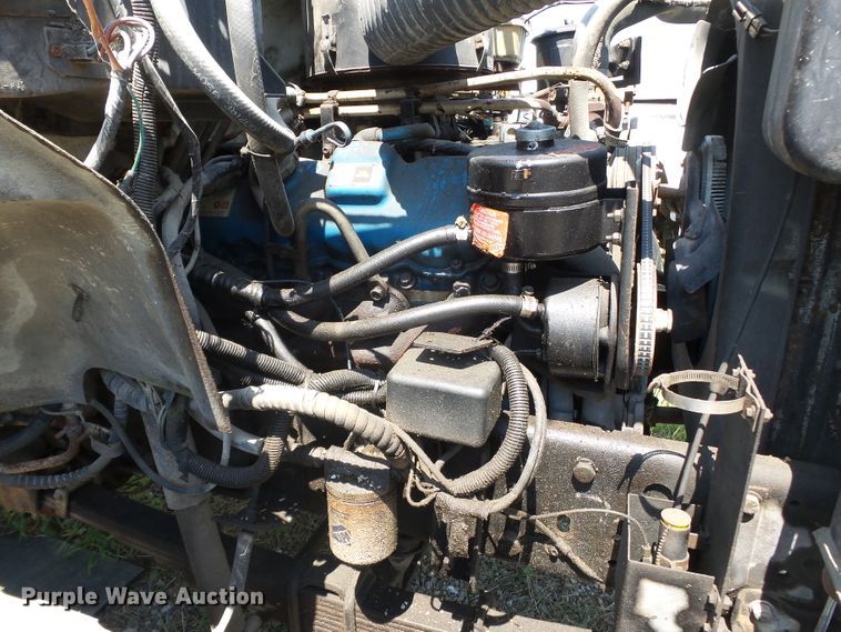 image for item DH3854 1986 Ford F800  truck cab and chassis